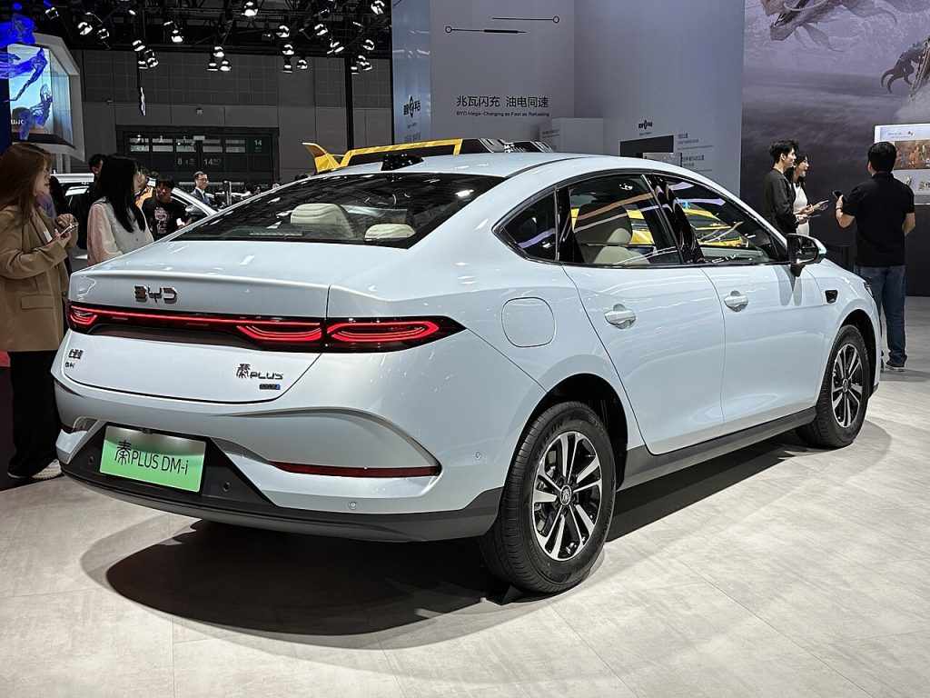 BYD taglia i prezzi